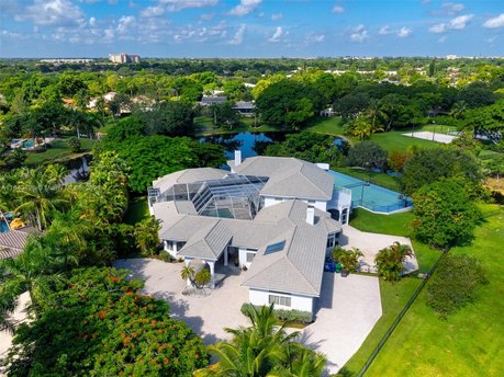 Welcome to this estate that blends comfort and functionality - Beach Home for sale in Coral Springs, Florida on Beachhouse.com