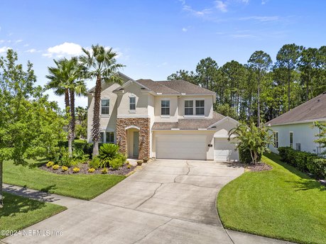 This beautiful and spacious home in the Willowcove neighborhood - Beach Home for sale in Ponte Vedra, Florida on Beachhouse.com