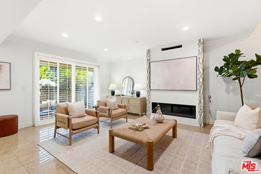 Stunningly renovated townhome overlooking a beautifully - Beach Townhome/Townhouse for sale in Marina Del Rey, California on Beachhouse.com