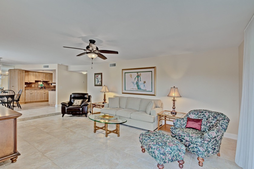 No updating needed for this light, spacious and tastefully done - Beach Condo for sale in Palm Beach Gardens, Florida on Beachhouse.com