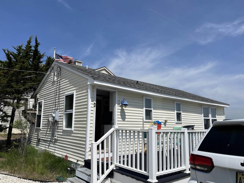 Exceptional Bayfront Living in Avalon Manor with unobstructed - Beach Home for sale in Avalon Manor, New Jersey on Beachhouse.com