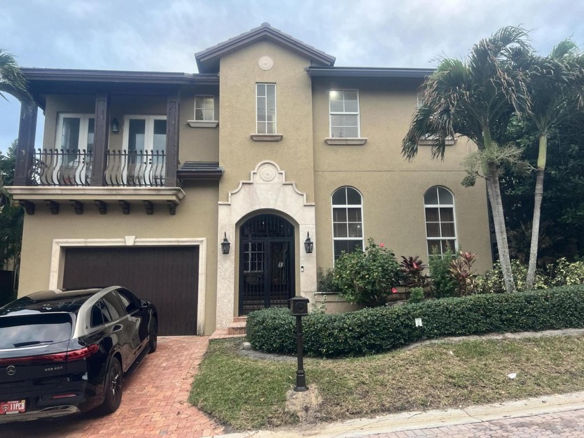 Charming Mediterranean Home Steps from the Beach.A rare - Beach Home for sale in Juno Beach, Florida on Beachhouse.com