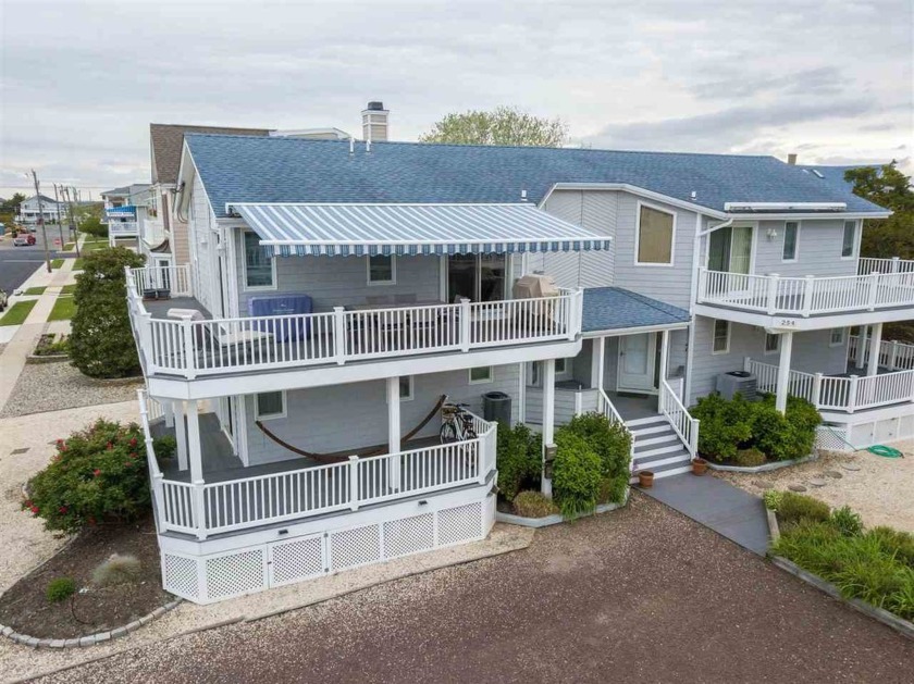 Welcome to this beautifully renovated Stone Harbor townhome - Beach Townhome/Townhouse for sale in Stone Harbor, New Jersey on Beachhouse.com