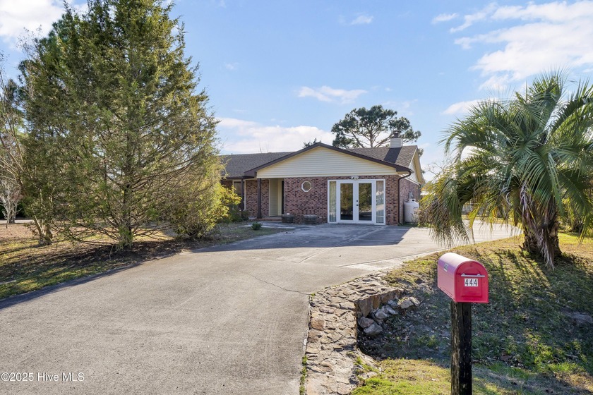 Charming Brick Ranch in Prime Wilmington Location ! Welcome to - Beach Home for sale in Wilmington, North Carolina on Beachhouse.com