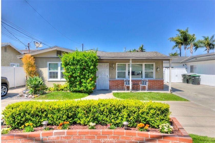 HALF FIXER AND HALF TURNKEY PROPERTY IN A PRIME COSTA MESA - Beach Home for sale in Costa Mesa, California on Beachhouse.com