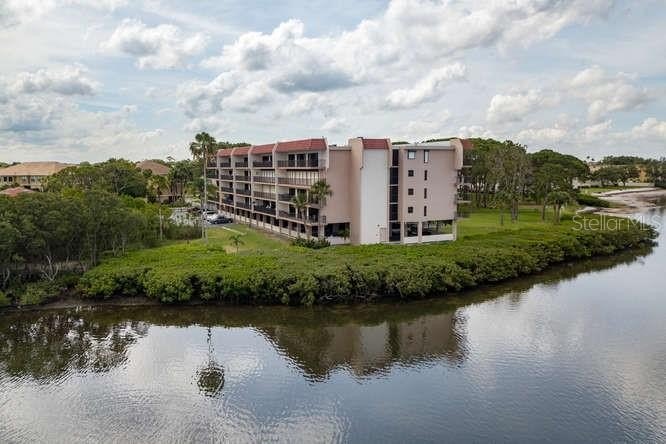 BEAUTIFULLY, professionally renovated and luxuriously furnished - Beach Condo for sale in Dunedin, Florida on Beachhouse.com