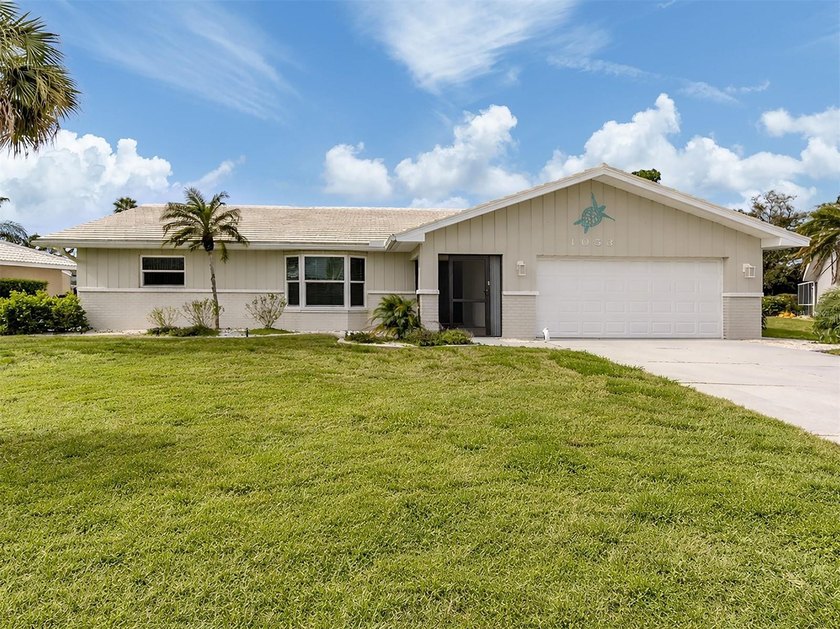 One or more photo(s) has been virtually staged. Discover this - Beach Home for sale in Nokomis, Florida on Beachhouse.com