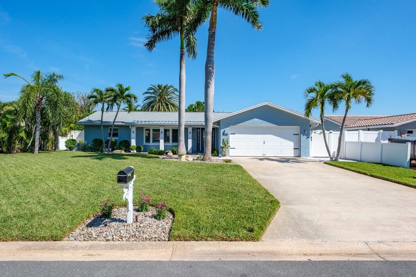 Welcome to the secluded Island of Vina Del Mar! This 2BR/2BA - Beach Home for sale in ST Pete Beach, Florida on Beachhouse.com