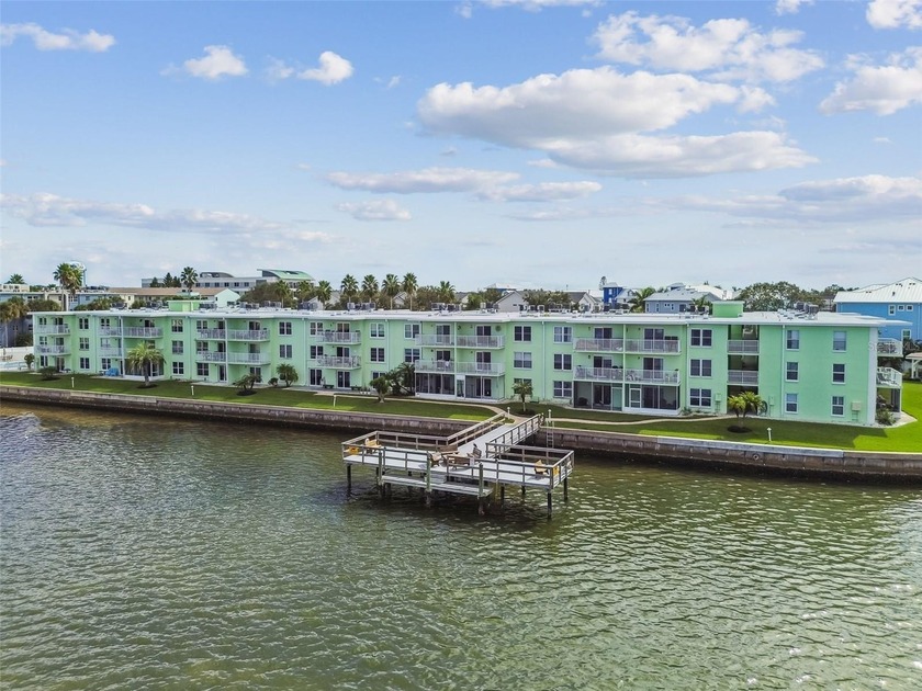 Welcome to Dolphin Pointe Condos! This stylishly updated - Beach Condo for sale in Dunedin, Florida on Beachhouse.com