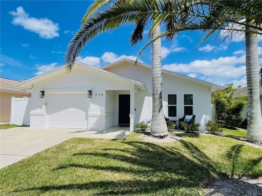 LOCATION! LOCATION! LOCATION! ** X ZONE PROPERTY! ** NO DAMAGE - Beach Home for sale in Naples, Florida on Beachhouse.com