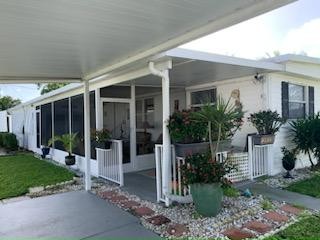 Wow! This beautiful and immaculate 2bed/2bath home is move in - Beach Home for sale in Greenacres, Florida on Beachhouse.com