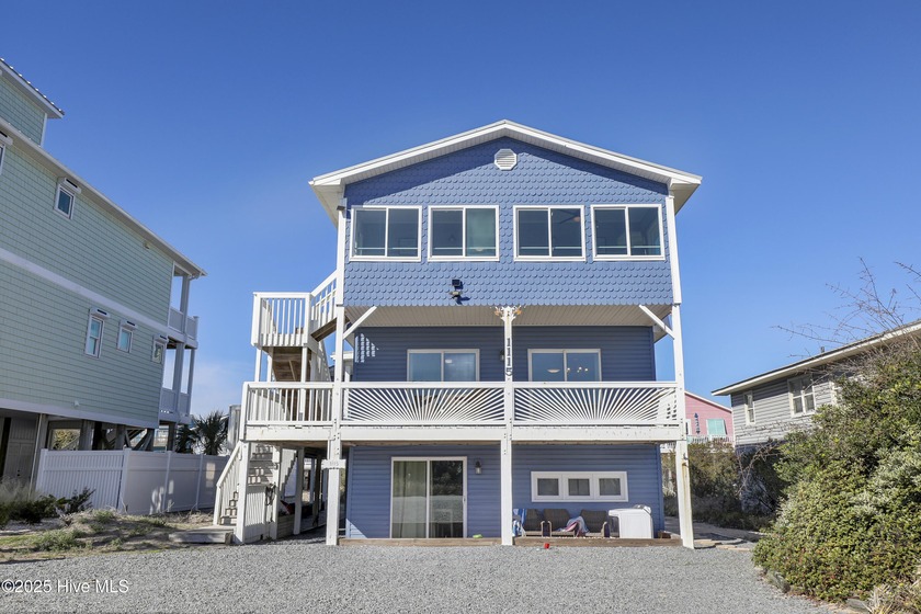 Welcome to your ultimate coastal getaway! This recently - Beach Home for sale in Surf City, North Carolina on Beachhouse.com