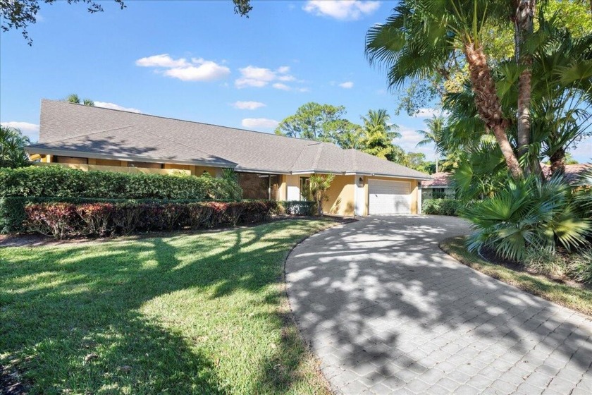 Welcome to this beautiful home nestled in a peaceful cul-de-sac - Beach Home for sale in Wellington, Florida on Beachhouse.com