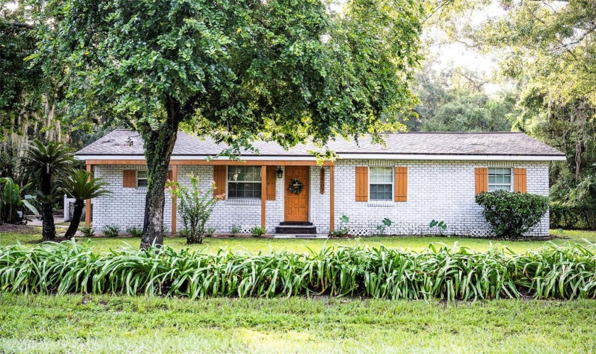 NEW PRICE REDUCTION! Great home on .7 acres. Renovated kitchen - Beach Home for sale in Tampa, Florida on Beachhouse.com