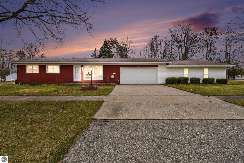 Nice 3-bedroom, 2-bath home in a great location near downtown - Beach Home for sale in East Tawas, Michigan on Beachhouse.com