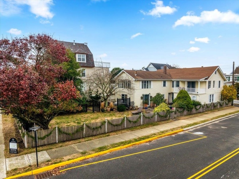 Unique house with guest suite. LARGE CORNER LOT 50 X 120 with - Beach Townhome/Townhouse for sale in Ocean City, New Jersey on Beachhouse.com