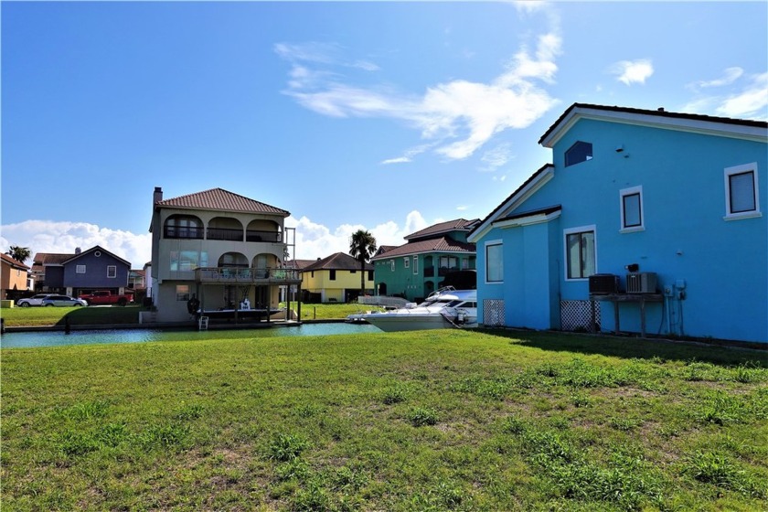 Your search for a fantastic coastal neighborhood is over! 717 - Beach Lot for sale in Corpus Christi, Texas on Beachhouse.com