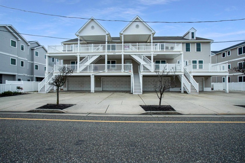 Welcome to 328 E 25th! Just one block from the Beach, Boardwalk - Beach Condo for sale in North Wildwood, New Jersey on Beachhouse.com