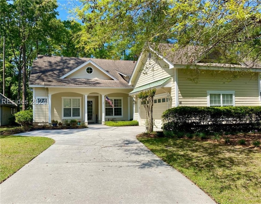 Lovingly maintained 2-story home with 2,277 SF on quiet loop off - Beach Home for sale in Bluffton, South Carolina on Beachhouse.com