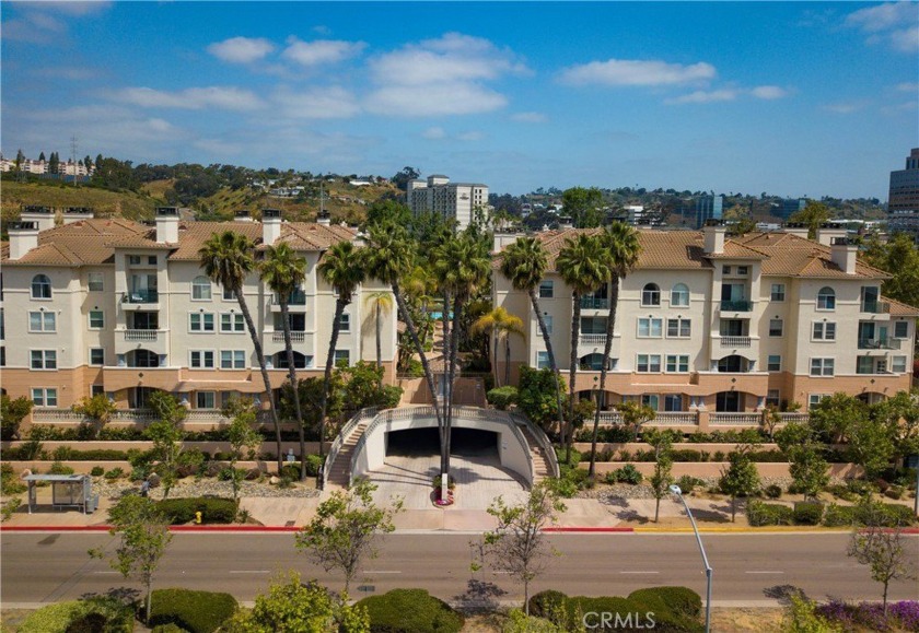 Fixer & great opportunity to select your personal style to make - Beach Condo for sale in San Diego, California on Beachhouse.com