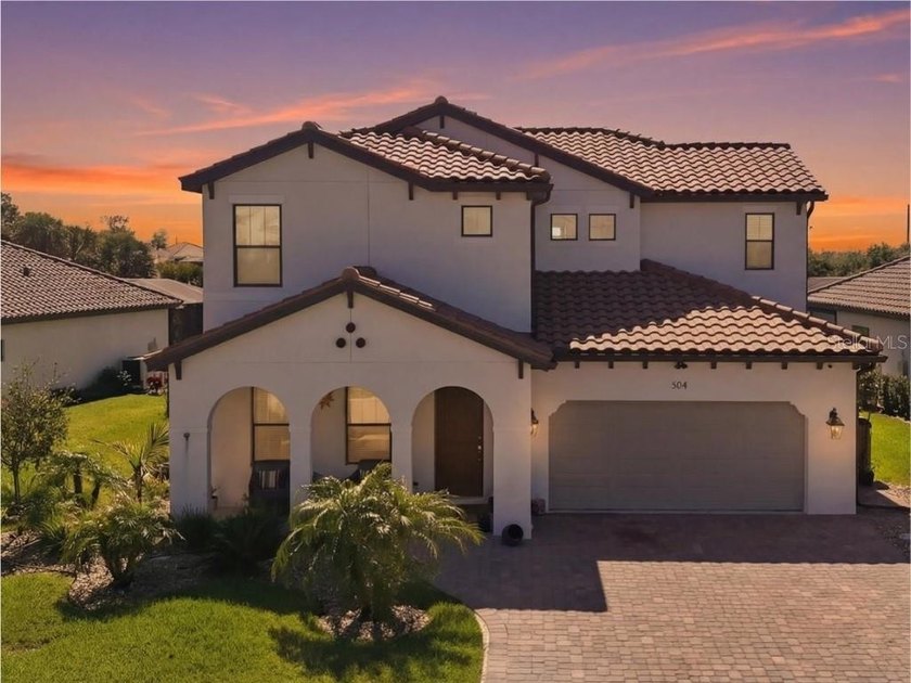 Like new and move-in ready, this meticulously maintained - Beach Home for sale in Nokomis, Florida on Beachhouse.com