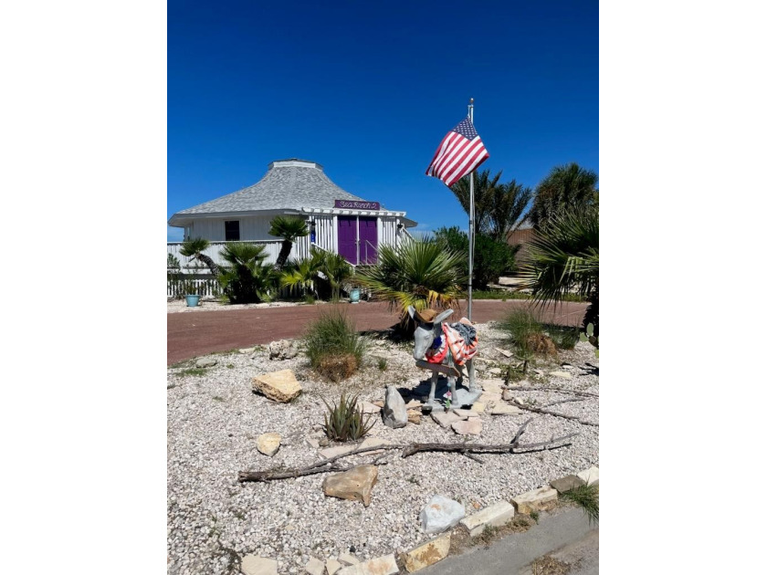 YOU WON'T WANT TO MISS......THE MOST CHARMING OCTAGONAL COASTAL - Beach Home for sale in Rockport, Texas on Beachhouse.com