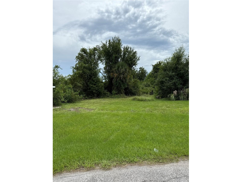 Expansive Cul-de-Sac Lot in Rotonda Lakes - 10,297 sq. ft.!
 - Beach Lot for sale in Rotonda West, Florida on Beachhouse.com