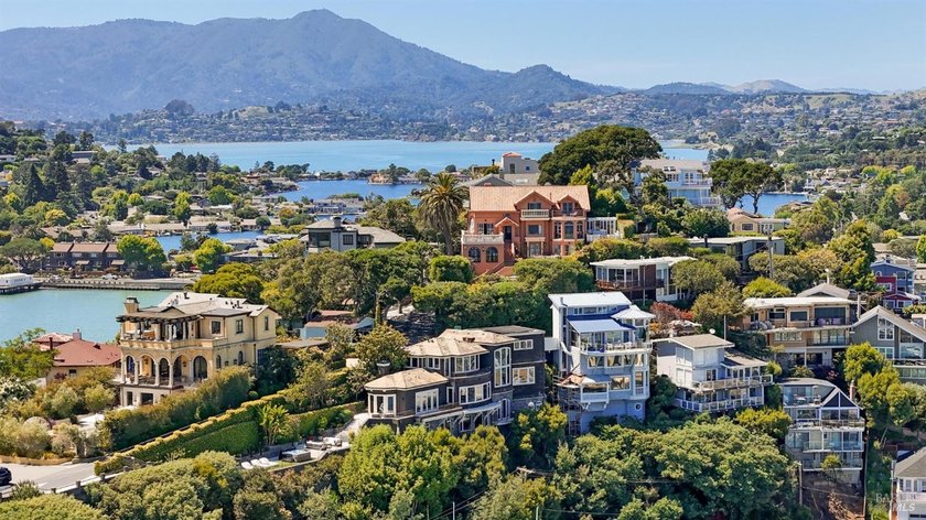 There are places in the world where the setting defines the - Beach Home for sale in Belvedere Tiburon, California on Beachhouse.com