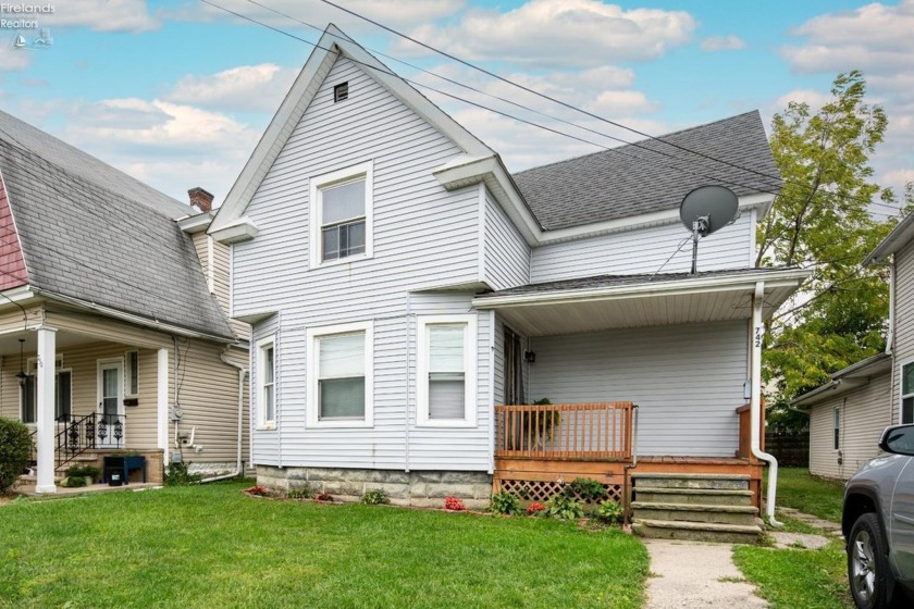 Schedule your appointment to see this beautiful 3 Bedroom 1 1/2 - Beach Home for sale in Lorain, Ohio on Beachhouse.com