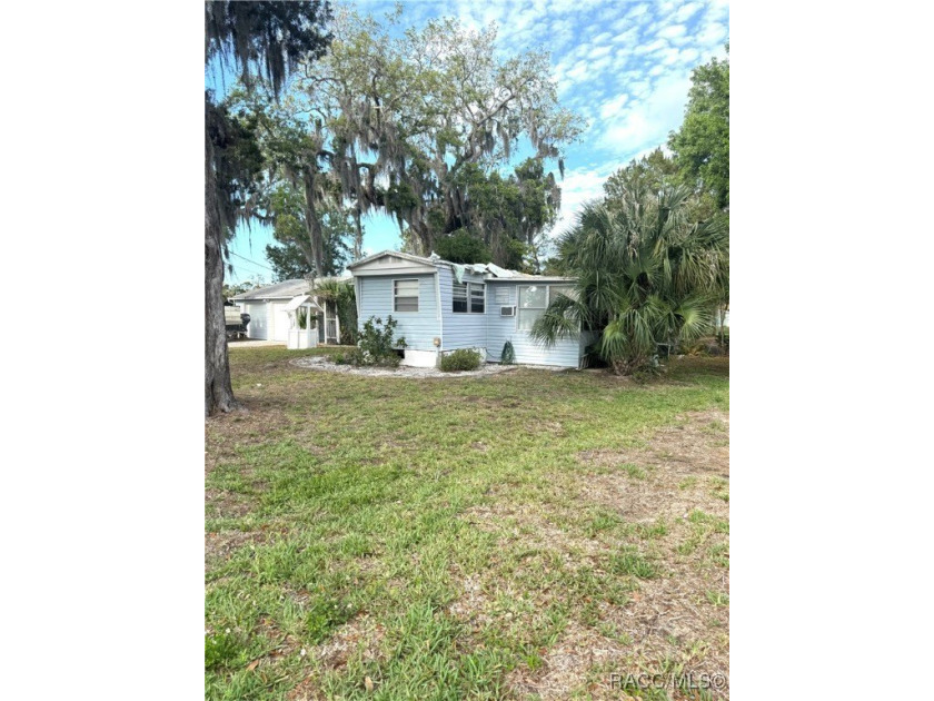 LOCATION LOCATION LOCATION! Located in the heart of Ozello, just - Beach Home for sale in Crystal River, Florida on Beachhouse.com