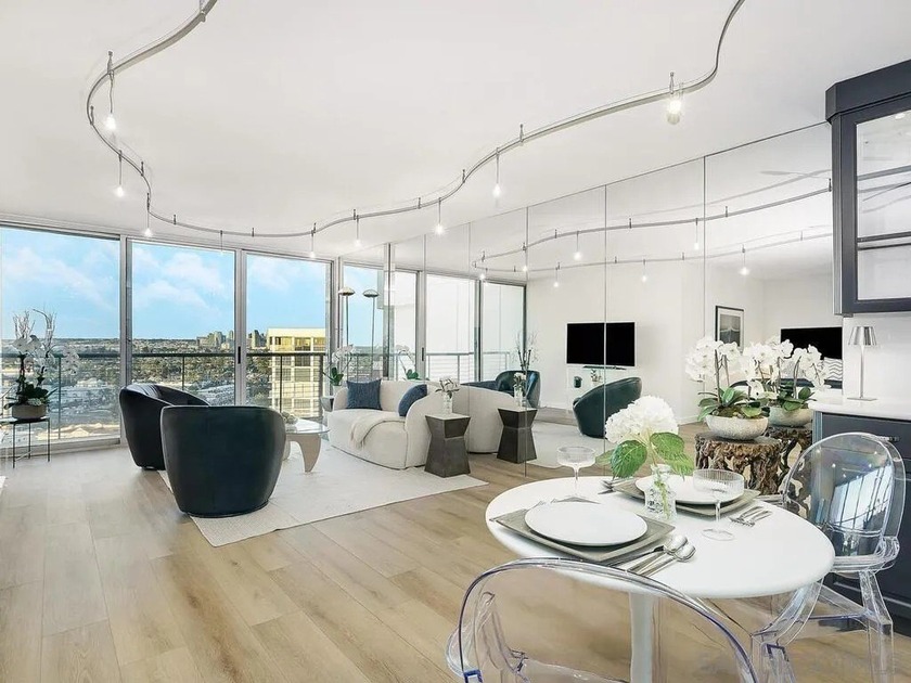 Penthouse Living with Iconic Hotel del Coronado & City Views - Beach Condo for sale in Coronado, California on Beachhouse.com