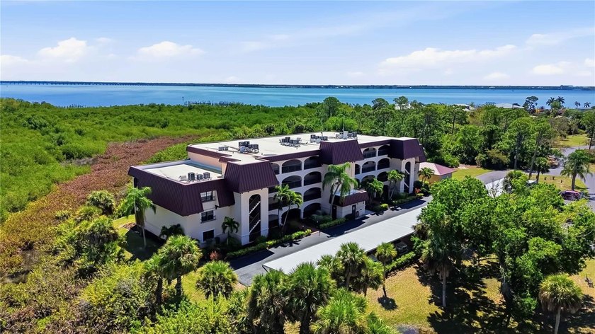 ROLLS LANDING - RARE RIVER VIEW!
Third-Floor Corner Condo with - Beach Condo for sale in Punta Gorda, Florida on Beachhouse.com