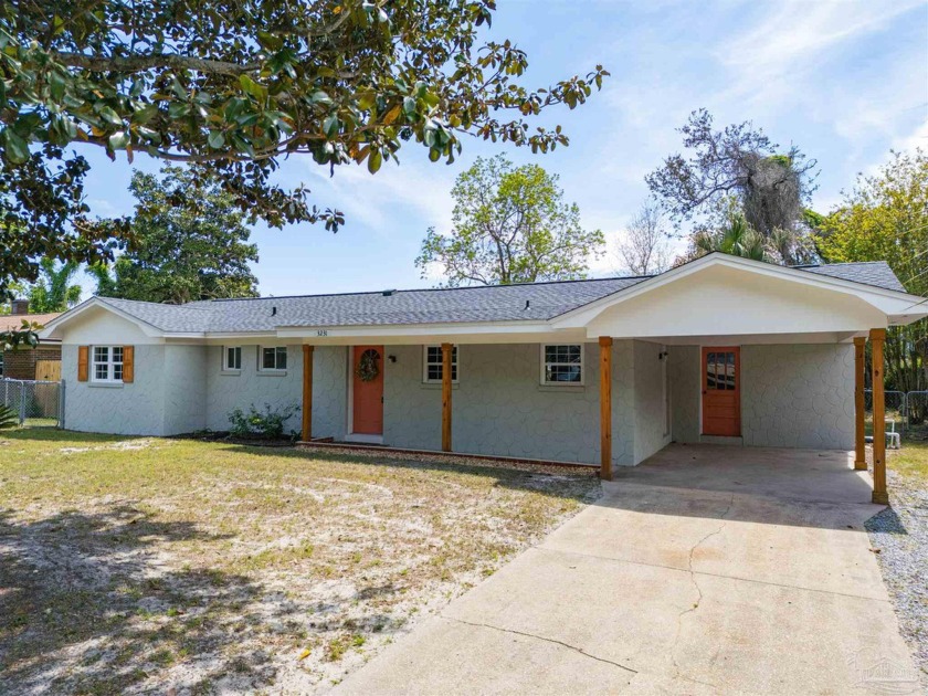 Move right in to this beautifully renovated ranch style home - Beach Home for sale in Gulf Breeze, Florida on Beachhouse.com