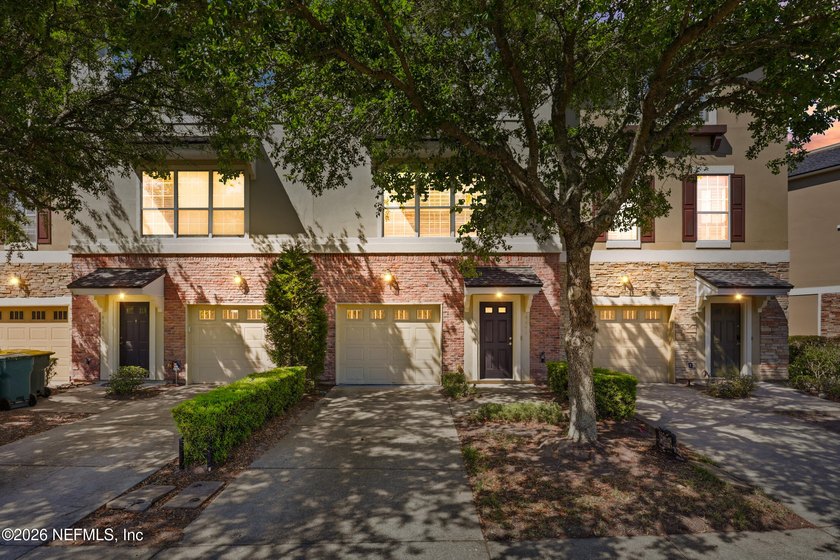 Stunning 3-story townhome with 1-car garage located in a - Beach Townhome/Townhouse for sale in Jacksonville, Florida on Beachhouse.com