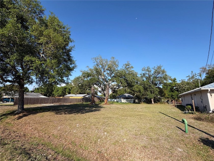 Build-ready cleared lot located in the desirable Ridge Wood - Beach Lot for sale in Sarasota, Florida on Beachhouse.com