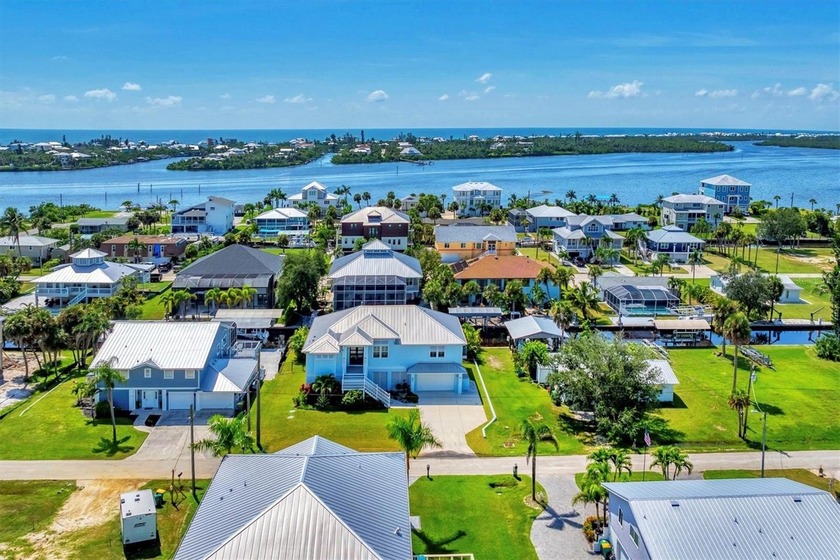 Living the LUXURY LIFESTYLE on the Intracoastal Waterway & Lemon - Beach Home for sale in Englewood, Florida on Beachhouse.com