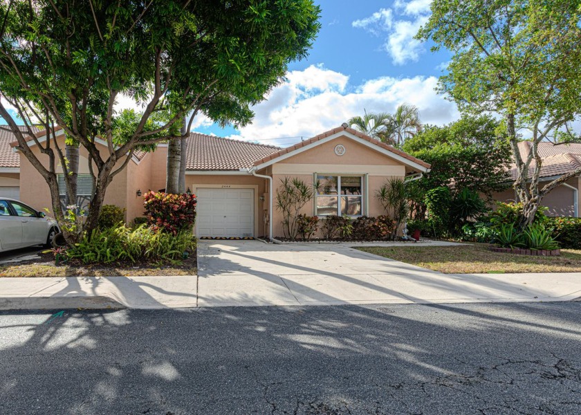 Embrace the Florida lifestyle in this beautifully 3-bedroom - Beach Townhome/Townhouse for sale in Delray Beach, Florida on Beachhouse.com