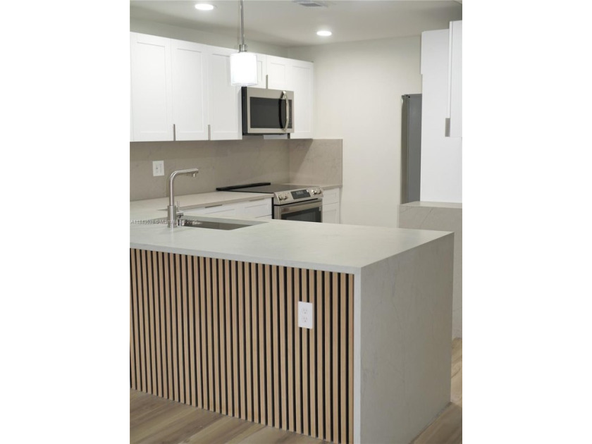 Beautifully updated 2-bedroom, 2-bath condo in the desirable - Beach Condo for sale in Pompano Beach, Florida on Beachhouse.com