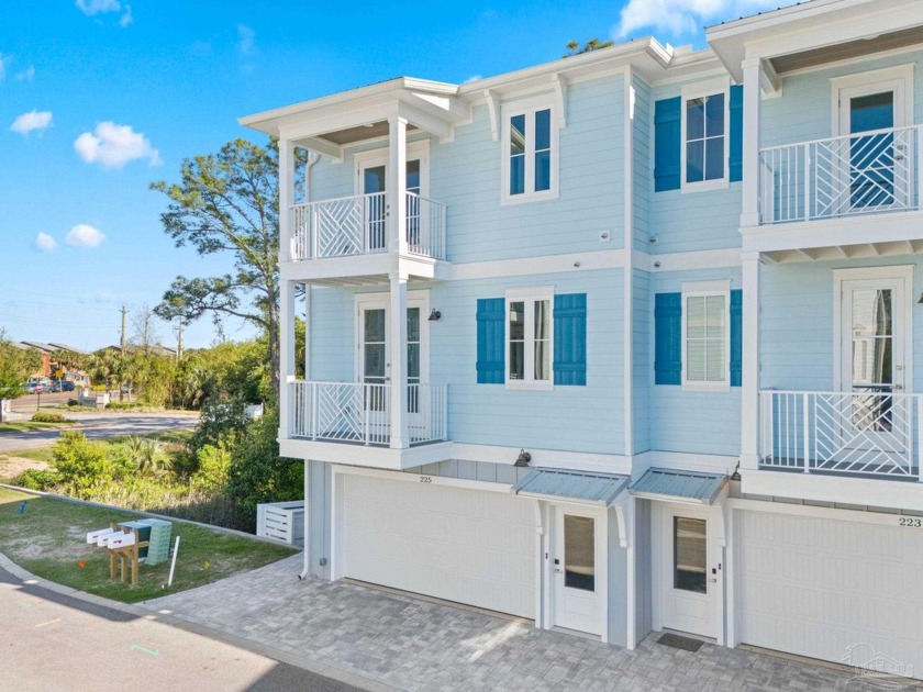 Stunning new construction townhome in prime Gulf Breeze Proper - Beach Home for sale in Gulf Breeze, Florida on Beachhouse.com