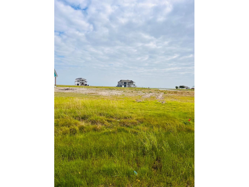 Builders dream lot. This approximate 83 x 262 canal front lot is - Beach Lot for sale in Rockport, Texas on Beachhouse.com