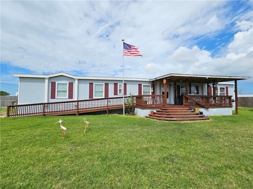 Discover this impressive home nestled on a stunning lot! With 4 - Beach Home for sale in Rockport, Texas on Beachhouse.com