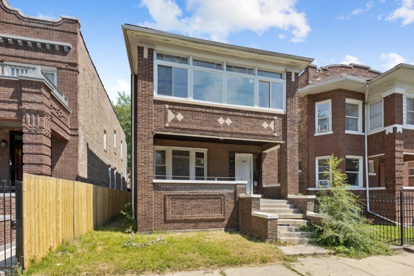 Attention all investors and savvy homeowners!!  This solid brick - Beach Home for sale in Chicago, Illinois on Beachhouse.com