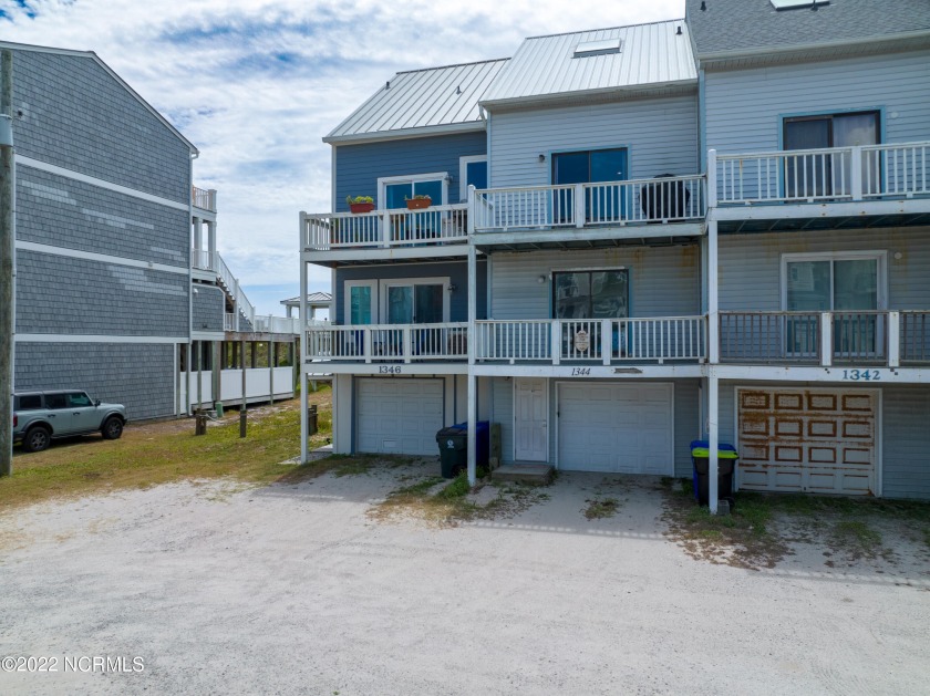 Oceanfront 3 story townhome with oceanfront and soundview decks - Beach Townhome/Townhouse for sale in North Topsail Beach, North Carolina on Beachhouse.com