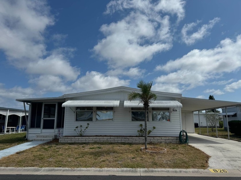 HURRICANE DAMAGE - OWNER WILL ENTERTAIN ALL OFFERS This is a - Beach Home for sale in Bradenton, Florida on Beachhouse.com