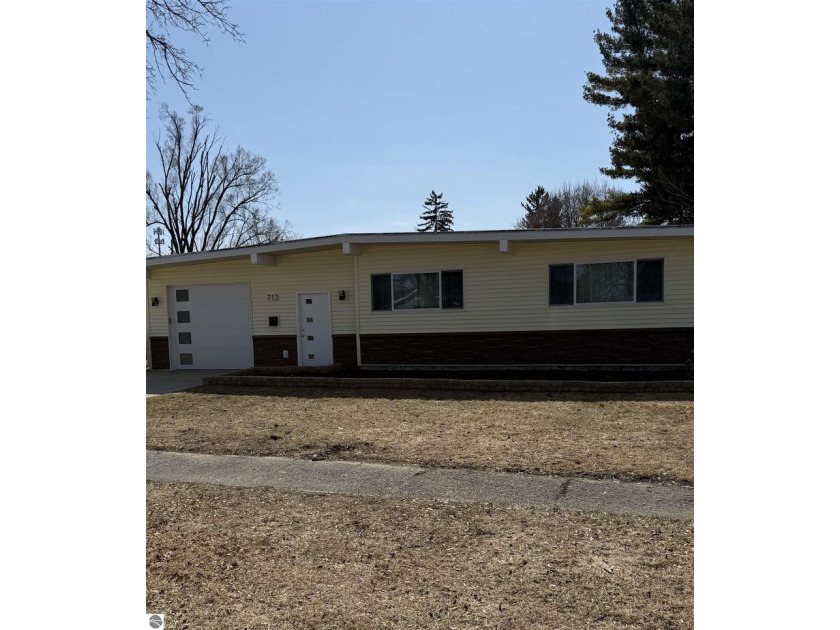 VERY NICE 3 bdrm, 1.5 bath ranch home with attached garage - Beach Home for sale in East Tawas, Michigan on Beachhouse.com