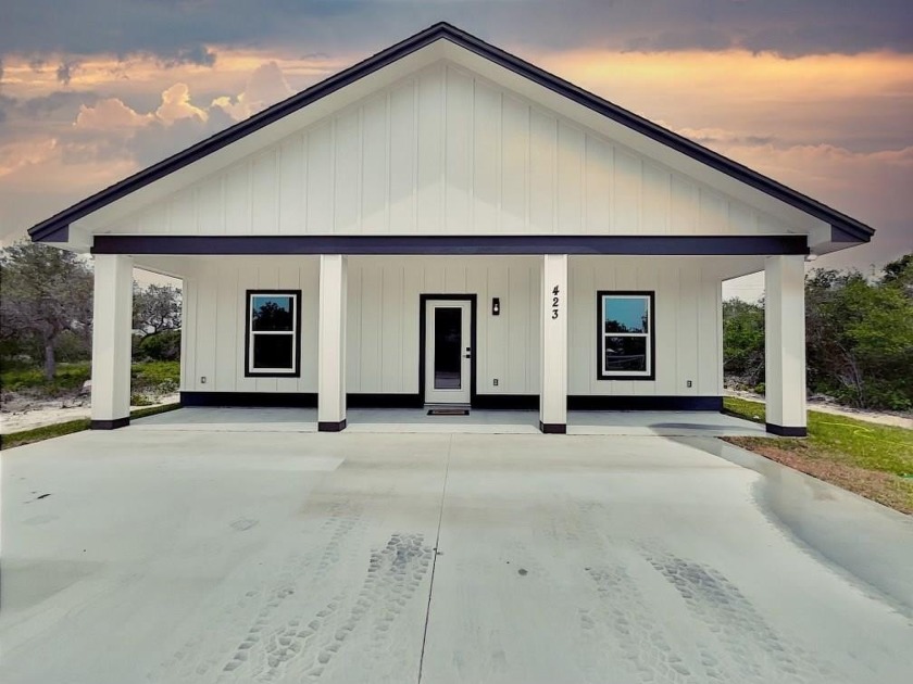 NEW CONSTRUCTION! Stunning two bedroom / two bathroom home in - Beach Home for sale in Rockport, Texas on Beachhouse.com