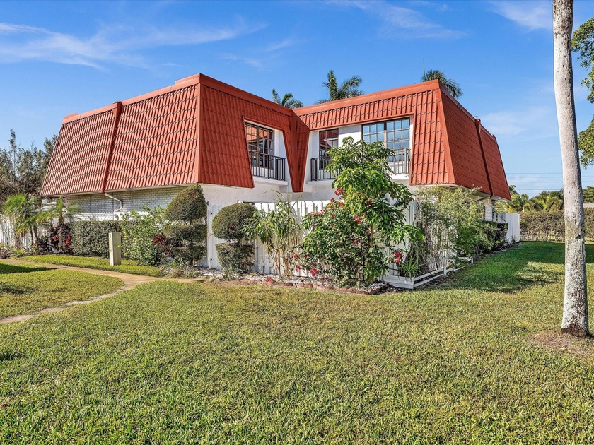 Location! Location!! Location!!! Get ready to be inspired by - Beach Townhome/Townhouse for sale in Boynton Beach, Florida on Beachhouse.com