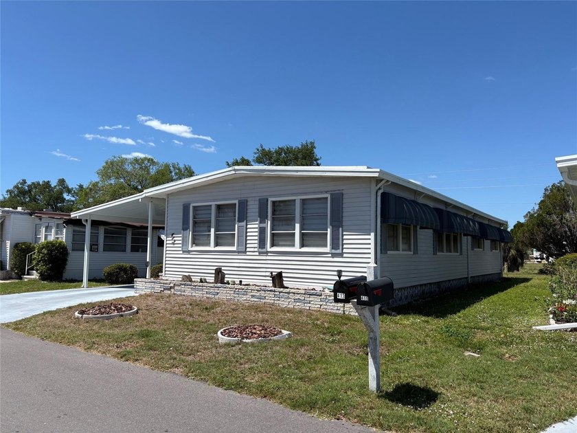 Looking for a  55+ mobile home community with lots of activities - Beach Home for sale in Venice, Florida on Beachhouse.com