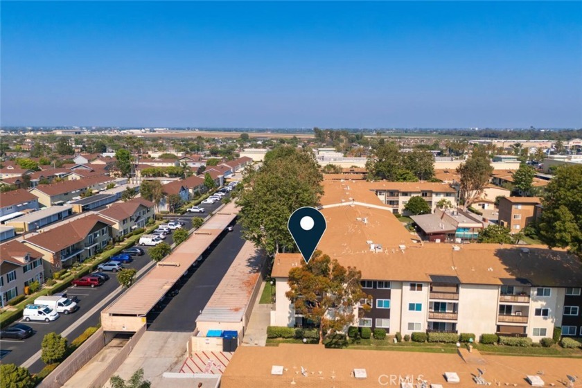 Wonderful opportunity to own a top-floor corner unit with views - Beach Condo for sale in Seal Beach, California on Beachhouse.com