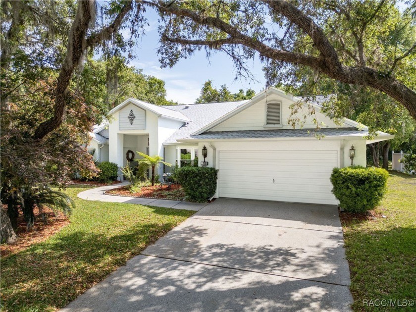Experience the Southern charm of Sugarmill Woods in this - Beach Home for sale in Homosassa, Florida on Beachhouse.com